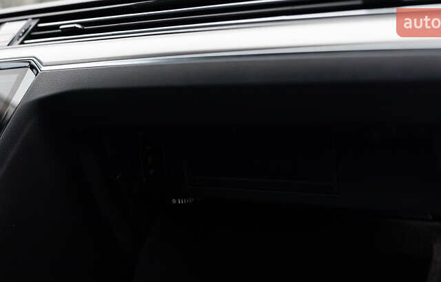 Синий Фольксваген Пассат, объемом двигателя 2 л и пробегом 213 тыс. км за 25300 $, фото 72 на Automoto.ua