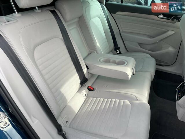 Синий Фольксваген Пассат, объемом двигателя 2 л и пробегом 154 тыс. км за 28439 $, фото 37 на Automoto.ua