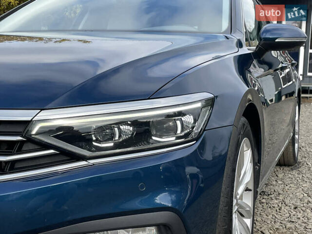 Синий Фольксваген Пассат, объемом двигателя 2 л и пробегом 154 тыс. км за 28439 $, фото 10 на Automoto.ua