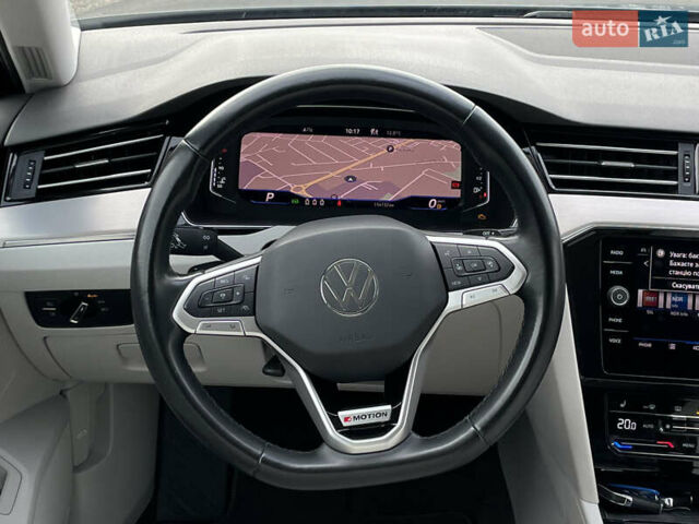 Синий Фольксваген Пассат, объемом двигателя 2 л и пробегом 154 тыс. км за 28439 $, фото 46 на Automoto.ua