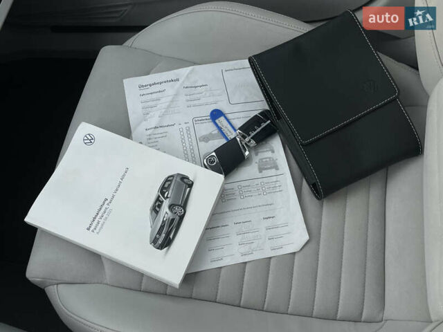 Синий Фольксваген Пассат, объемом двигателя 2 л и пробегом 154 тыс. км за 28439 $, фото 73 на Automoto.ua