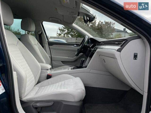 Синий Фольксваген Пассат, объемом двигателя 2 л и пробегом 154 тыс. км за 28439 $, фото 39 на Automoto.ua