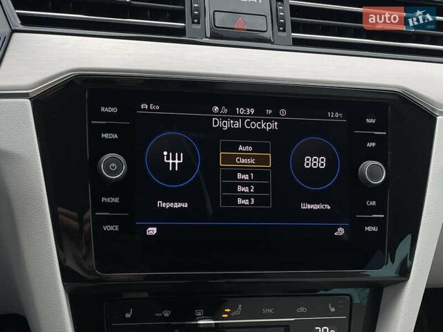 Синий Фольксваген Пассат, объемом двигателя 2 л и пробегом 154 тыс. км за 28439 $, фото 59 на Automoto.ua