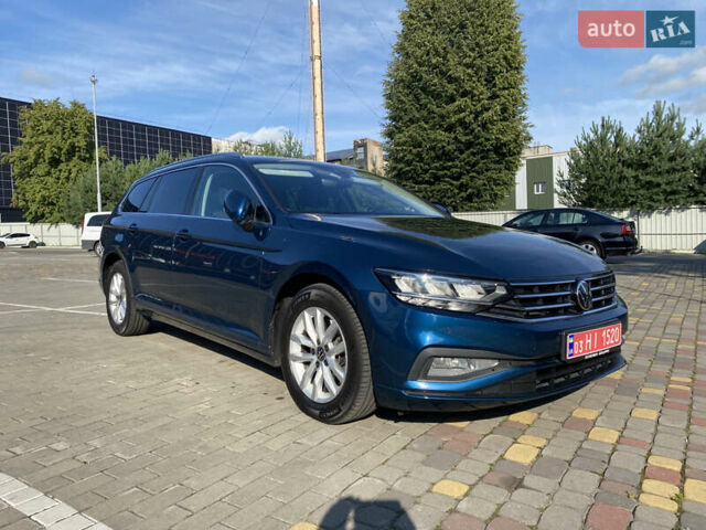 Синий Фольксваген Пассат, объемом двигателя 2 л и пробегом 244 тыс. км за 20193 $, фото 1 на Automoto.ua