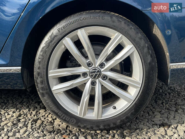 Синий Фольксваген Пассат, объемом двигателя 2 л и пробегом 154 тыс. км за 28439 $, фото 19 на Automoto.ua