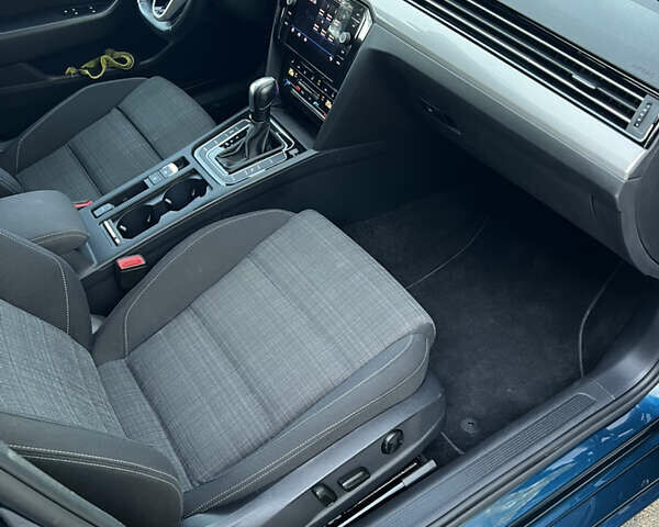 Синий Фольксваген Пассат, объемом двигателя 2 л и пробегом 193 тыс. км за 20800 $, фото 12 на Automoto.ua