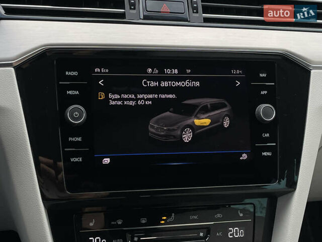 Синий Фольксваген Пассат, объемом двигателя 2 л и пробегом 154 тыс. км за 28439 $, фото 56 на Automoto.ua