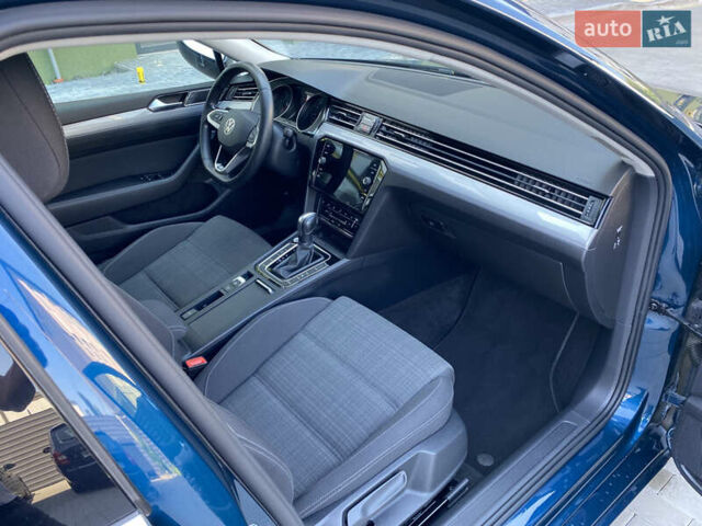 Синий Фольксваген Пассат, объемом двигателя 2 л и пробегом 244 тыс. км за 20193 $, фото 24 на Automoto.ua