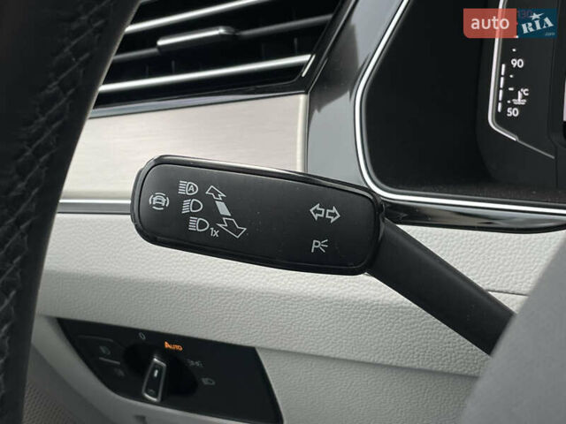 Синий Фольксваген Пассат, объемом двигателя 2 л и пробегом 154 тыс. км за 28439 $, фото 49 на Automoto.ua