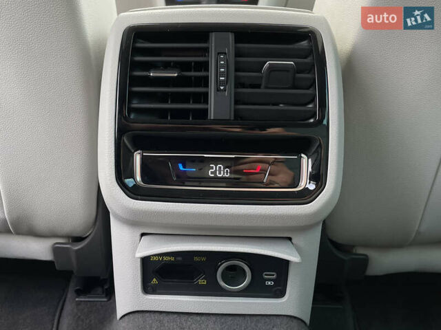 Синий Фольксваген Пассат, объемом двигателя 2 л и пробегом 154 тыс. км за 28439 $, фото 31 на Automoto.ua