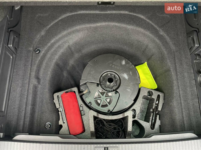 Синий Фольксваген Пассат, объемом двигателя 2 л и пробегом 154 тыс. км за 28439 $, фото 35 на Automoto.ua