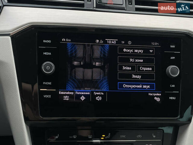 Синий Фольксваген Пассат, объемом двигателя 2 л и пробегом 154 тыс. км за 28439 $, фото 63 на Automoto.ua