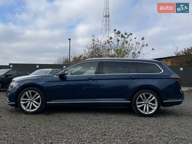 Синий Фольксваген Пассат, объемом двигателя 2 л и пробегом 154 тыс. км за 28439 $, фото 4 на Automoto.ua