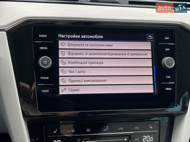 Синий Фольксваген Пассат, объемом двигателя 2 л и пробегом 154 тыс. км за 28439 $, фото 58 на Automoto.ua