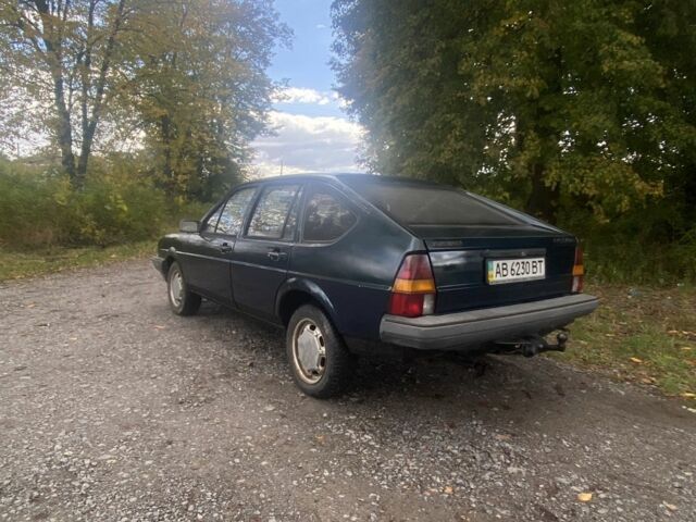 Синій Фольксваген Пассат, об'ємом двигуна 1.8 л та пробігом 320 тис. км за 800 $, фото 3 на Automoto.ua