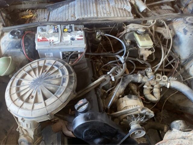 Синій Фольксваген Пассат, об'ємом двигуна 1.8 л та пробігом 320 тис. км за 800 $, фото 6 на Automoto.ua