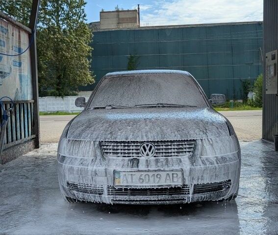 Зеленый Фольксваген Пассат, объемом двигателя 1.8 л и пробегом 350 тыс. км за 3600 $, фото 7 на Automoto.ua