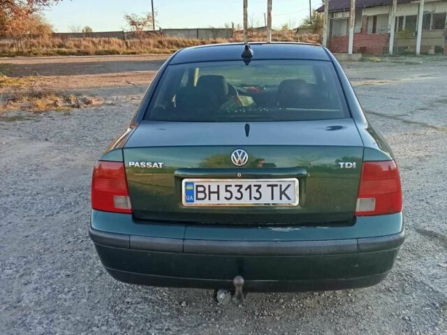 Зеленый Фольксваген Пассат, объемом двигателя 1.9 л и пробегом 1000 тыс. км за 4000 $, фото 3 на Automoto.ua