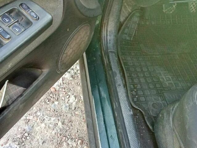 Зеленый Фольксваген Пассат, объемом двигателя 1.9 л и пробегом 1000 тыс. км за 4000 $, фото 5 на Automoto.ua