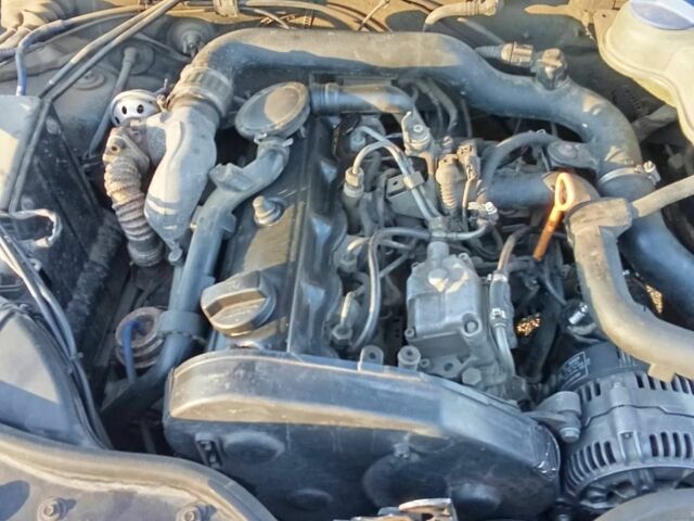 Зеленый Фольксваген Пассат, объемом двигателя 1.9 л и пробегом 1000 тыс. км за 4000 $, фото 2 на Automoto.ua