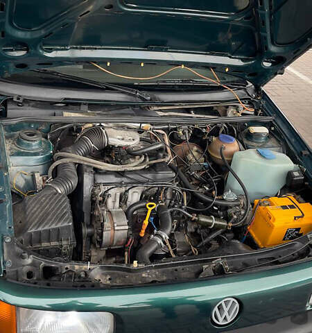 Зеленый Фольксваген Пассат, объемом двигателя 1.8 л и пробегом 410 тыс. км за 2050 $, фото 6 на Automoto.ua