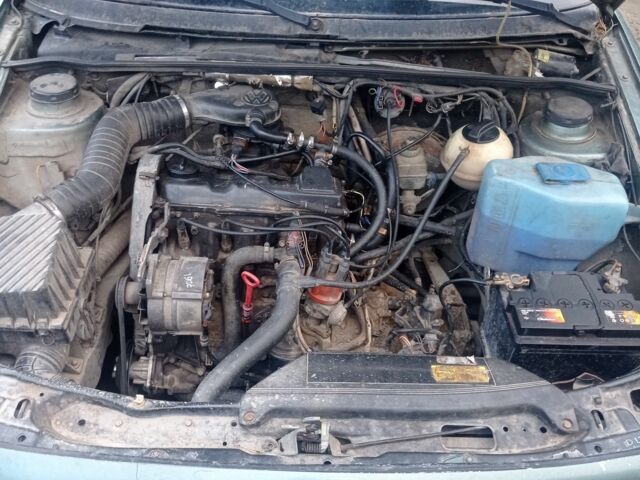 Зелений Фольксваген Пассат, об'ємом двигуна 1.8 л та пробігом 467 тис. км за 1650 $, фото 14 на Automoto.ua