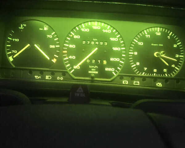 Зеленый Фольксваген Пассат, объемом двигателя 1.8 л и пробегом 278 тыс. км за 3300 $, фото 6 на Automoto.ua