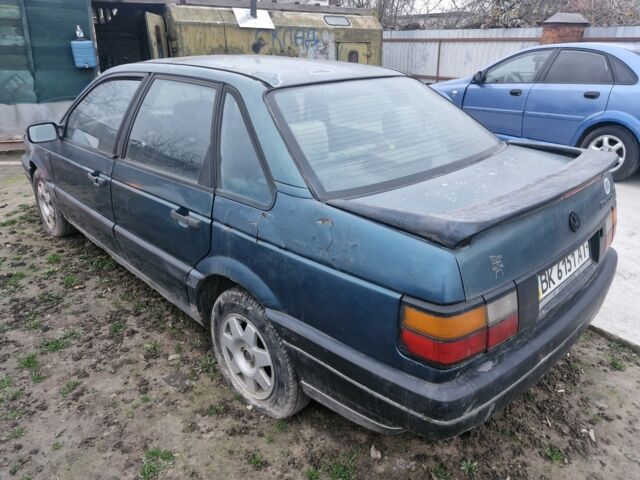 Зеленый Фольксваген Пассат, объемом двигателя 1.6 л и пробегом 332 тыс. км за 650 $, фото 3 на Automoto.ua