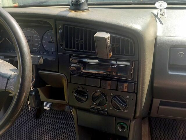 Зелений Фольксваген Пассат, об'ємом двигуна 1.8 л та пробігом 240 тис. км за 1400 $, фото 4 на Automoto.ua