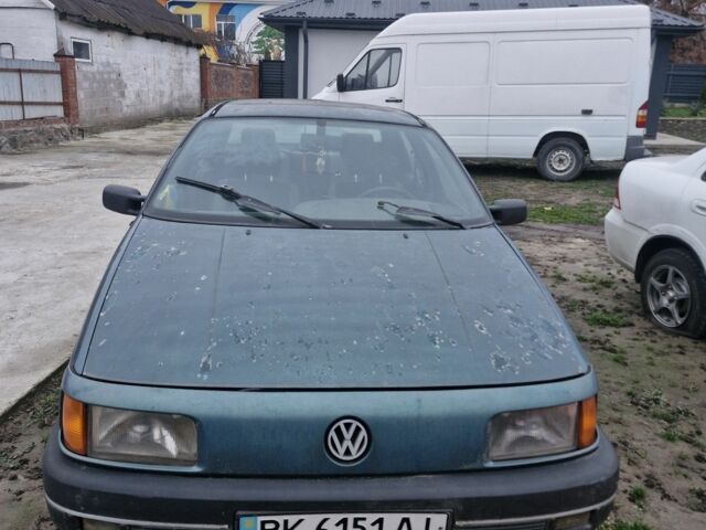 Зеленый Фольксваген Пассат, объемом двигателя 1.6 л и пробегом 332 тыс. км за 650 $, фото 1 на Automoto.ua