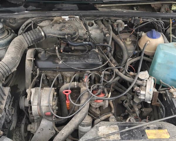 Зеленый Фольксваген Пассат, объемом двигателя 1.8 л и пробегом 278 тыс. км за 3300 $, фото 15 на Automoto.ua