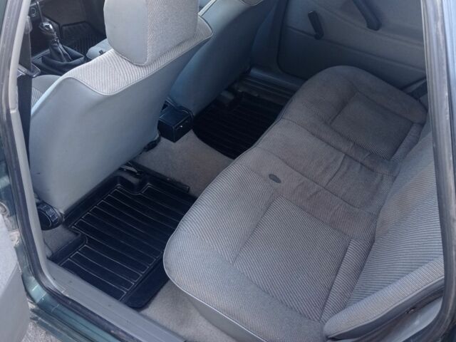 Зелений Фольксваген Пассат, об'ємом двигуна 1.8 л та пробігом 467 тис. км за 1650 $, фото 6 на Automoto.ua