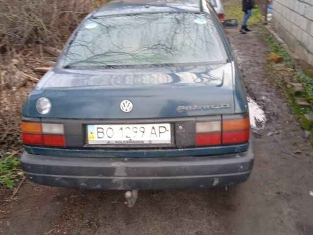 Зеленый Фольксваген Пассат, объемом двигателя 1.6 л и пробегом 480 тыс. км за 1800 $, фото 2 на Automoto.ua