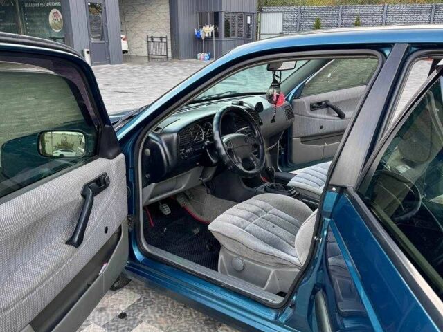 Зеленый Фольксваген Пассат, объемом двигателя 1.8 л и пробегом 280 тыс. км за 2700 $, фото 7 на Automoto.ua