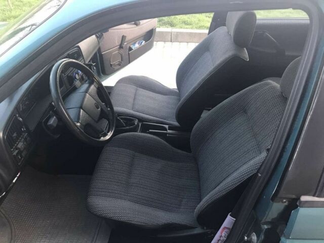 Зеленый Фольксваген Пассат, объемом двигателя 1.8 л и пробегом 413 тыс. км за 1650 $, фото 2 на Automoto.ua