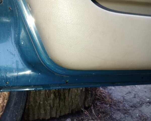 Зеленый Фольксваген Пассат, объемом двигателя 1.8 л и пробегом 403 тыс. км за 2000 $, фото 2 на Automoto.ua