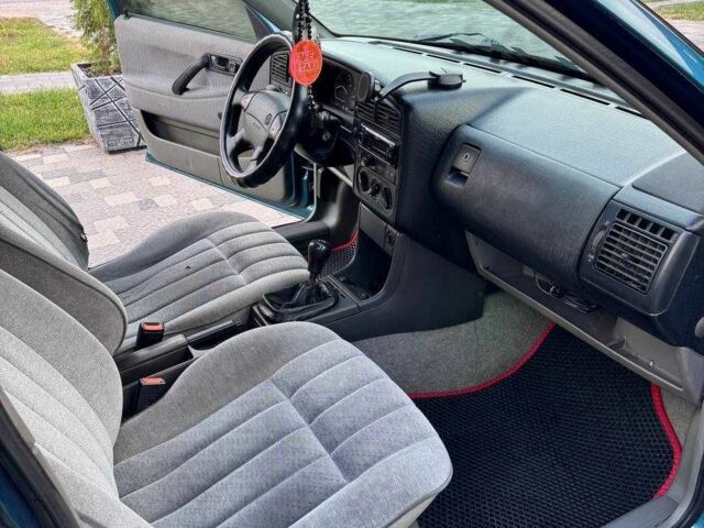 Зеленый Фольксваген Пассат, объемом двигателя 1.8 л и пробегом 280 тыс. км за 2700 $, фото 10 на Automoto.ua