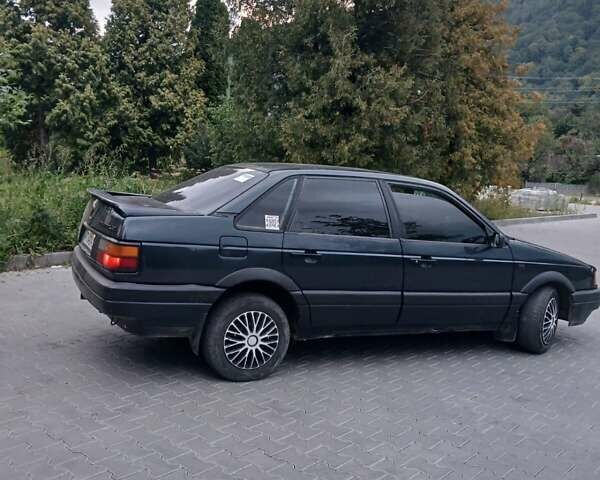 Зеленый Фольксваген Пассат, объемом двигателя 1.8 л и пробегом 346 тыс. км за 1500 $, фото 5 на Automoto.ua