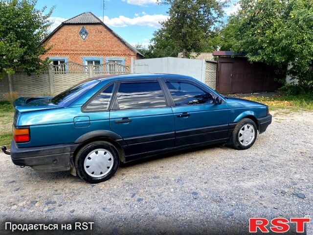 Зеленый Фольксваген Пассат, объемом двигателя 1.8 л и пробегом 200 тыс. км за 1700 $, фото 2 на Automoto.ua