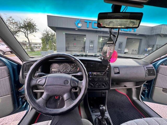 Зеленый Фольксваген Пассат, объемом двигателя 1.8 л и пробегом 280 тыс. км за 2700 $, фото 9 на Automoto.ua