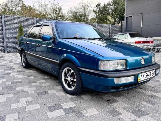 Зеленый Фольксваген Пассат, объемом двигателя 1.8 л и пробегом 280 тыс. км за 2700 $, фото 2 на Automoto.ua