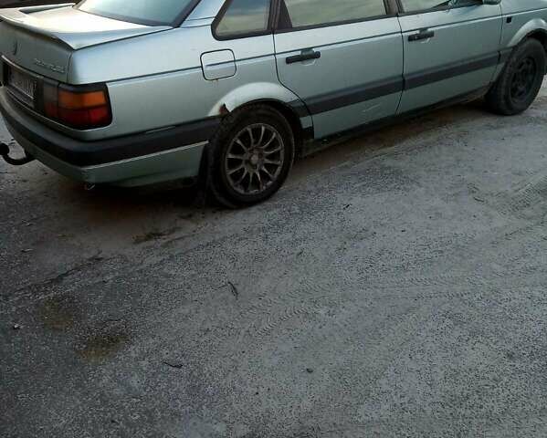 Зеленый Фольксваген Пассат, объемом двигателя 1.8 л и пробегом 330 тыс. км за 2000 $, фото 2 на Automoto.ua