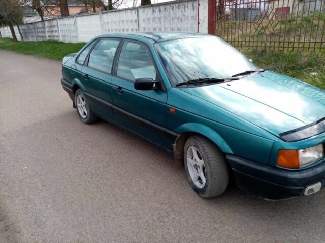 Зеленый Фольксваген Пассат, объемом двигателя 1.8 л и пробегом 413 тыс. км за 1650 $, фото 5 на Automoto.ua