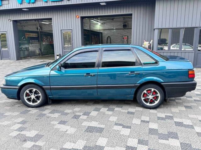 Зеленый Фольксваген Пассат, объемом двигателя 1.8 л и пробегом 280 тыс. км за 2700 $, фото 3 на Automoto.ua