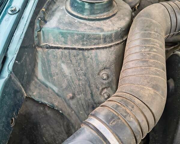 Зеленый Фольксваген Пассат, объемом двигателя 1.8 л и пробегом 250 тыс. км за 1999 $, фото 5 на Automoto.ua