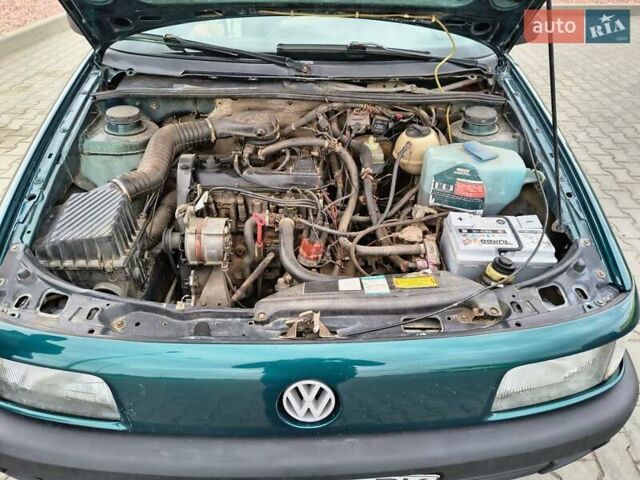 Зеленый Фольксваген Пассат, объемом двигателя 1.8 л и пробегом 250 тыс. км за 1999 $, фото 13 на Automoto.ua