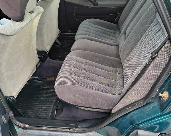 Зеленый Фольксваген Пассат, объемом двигателя 1.8 л и пробегом 250 тыс. км за 1999 $, фото 9 на Automoto.ua