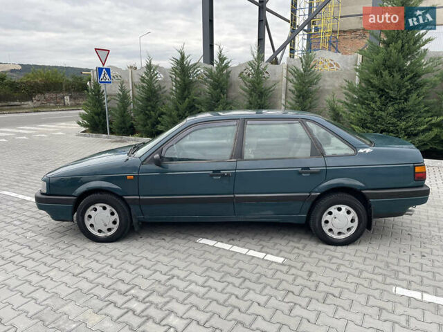 Зеленый Фольксваген Пассат, объемом двигателя 1.6 л и пробегом 320 тыс. км за 1650 $, фото 4 на Automoto.ua