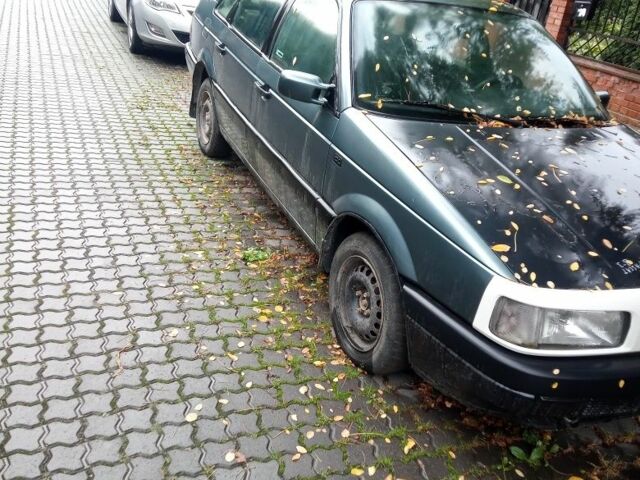 Зеленый Фольксваген Пассат, объемом двигателя 2 л и пробегом 200 тыс. км за 1200 $, фото 1 на Automoto.ua