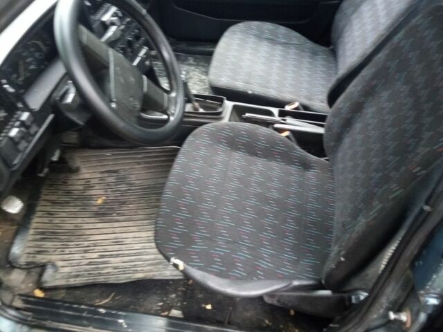 Зеленый Фольксваген Пассат, объемом двигателя 2 л и пробегом 200 тыс. км за 1200 $, фото 3 на Automoto.ua